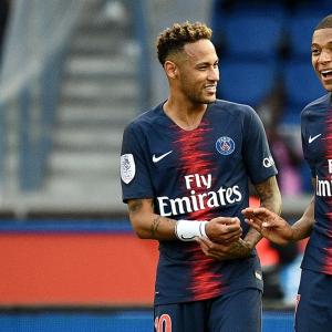 COTA 50 marita pentru PESTE 2,5 GOLURI la meciul PSG - Napoli